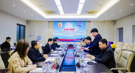 Harnessing AI Technology in Industry and Interdisciplinary Training: HaUI collaborates with FISU